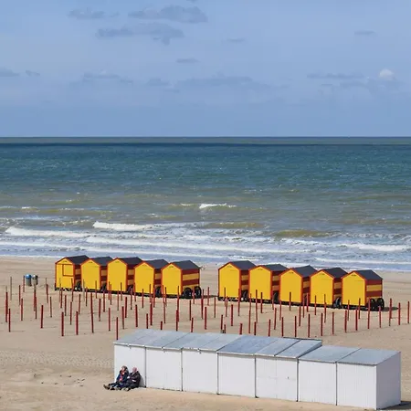 Sea Level * De Panne